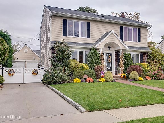 3rd image of 358 Fairway Dr