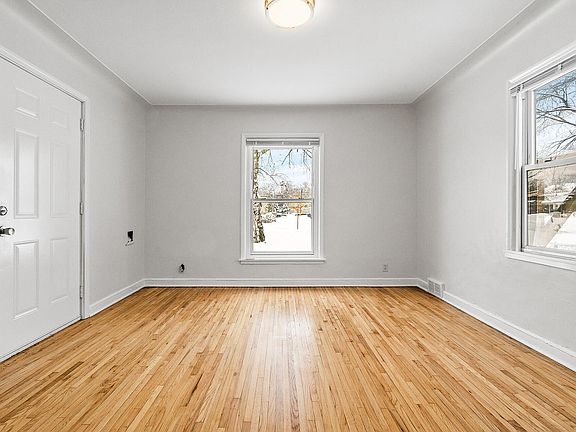 5th image of 4009 Bloomington Ave #4009