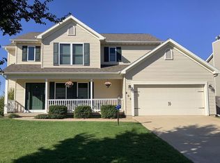 805 Chickory Dr, Champaign, IL 61822