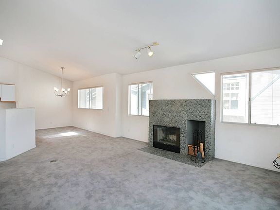 4th image of 4704 W Point Loma Blvd