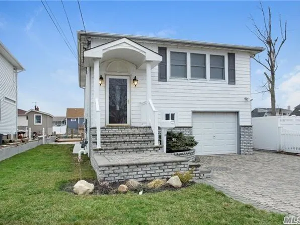 33 Mitchell Ave, Babylon, NY 11702