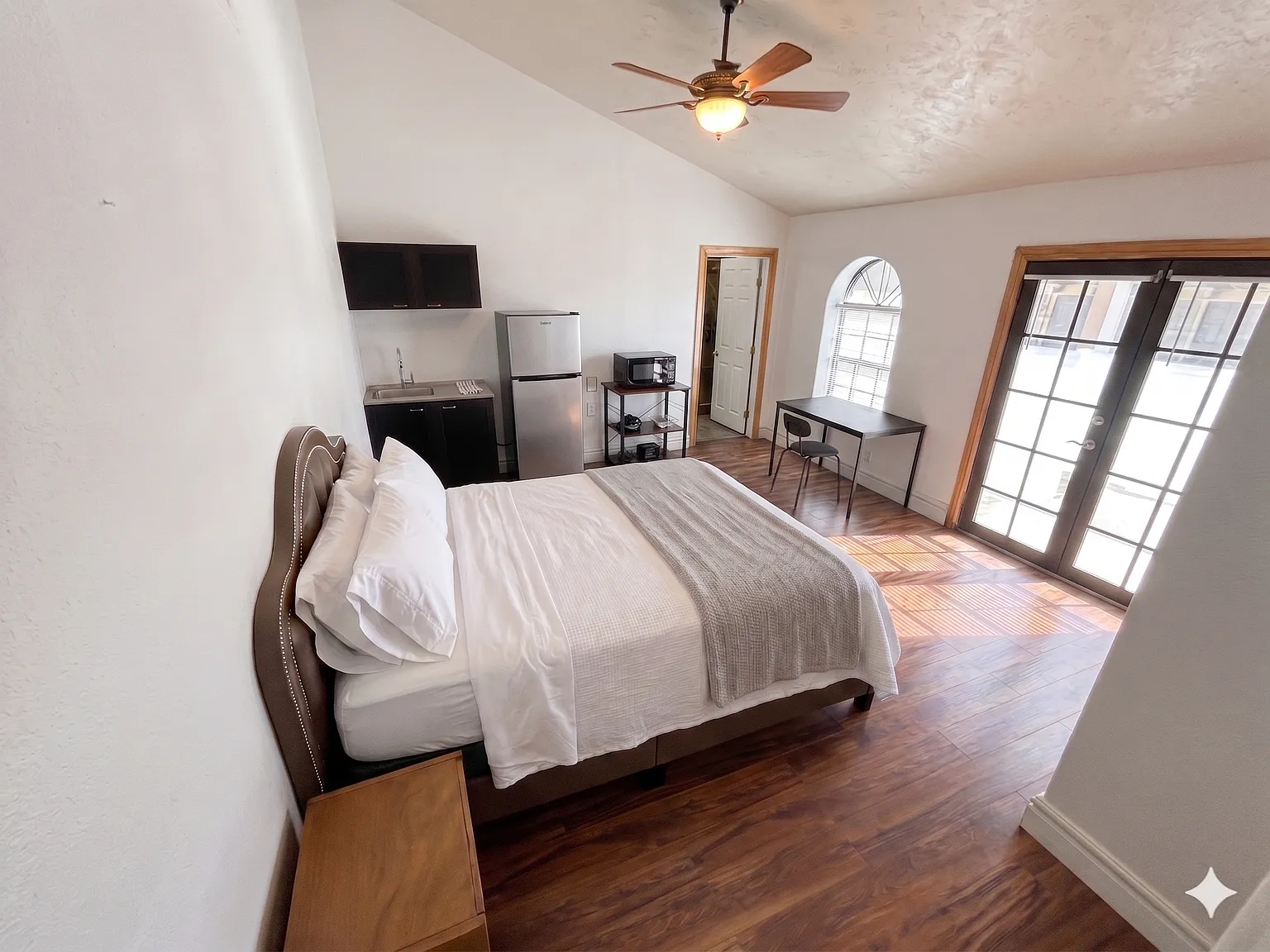 1 bed, $1,100 — Photo 1