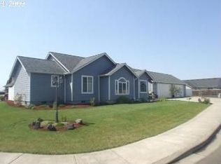 1060 Siuslaw St, Harrisburg, OR 97446