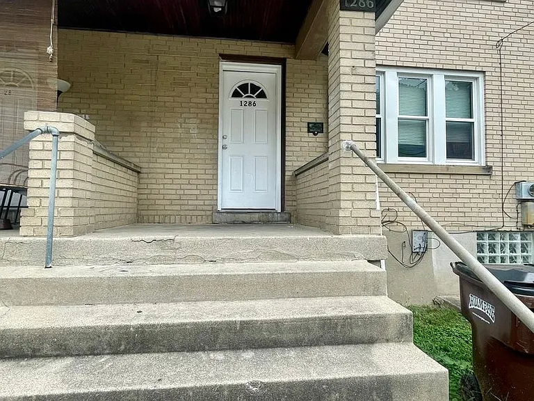 1278 Rutledge Ave — Photo 3