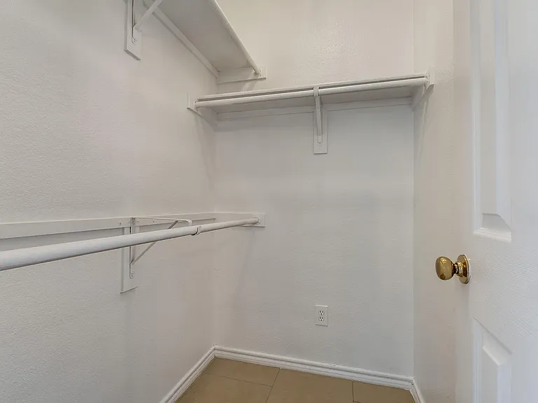 5907 Lovingham Ct #5907 — Photo 8