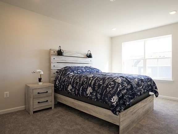 spacious room with queen bed, new mattress, private bathroom