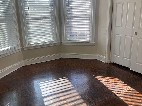 2nd image of 67 Collom St