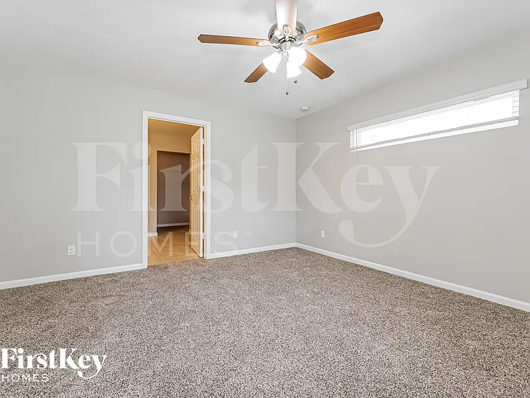 561 SE Brookside Ter — Photo 10