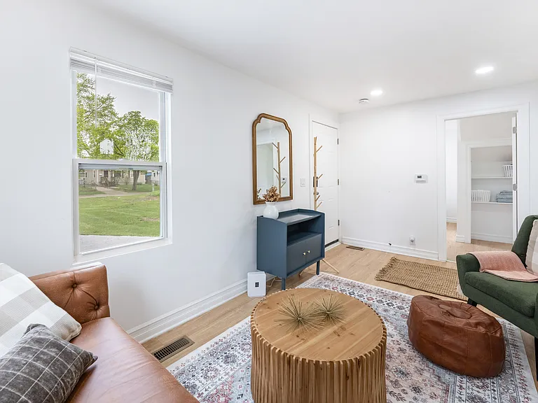 1523 E Madge Ave #1 — Photo 6