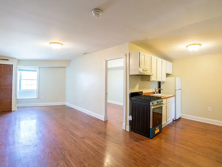 1124 E Passyunk Ave — Photo 1