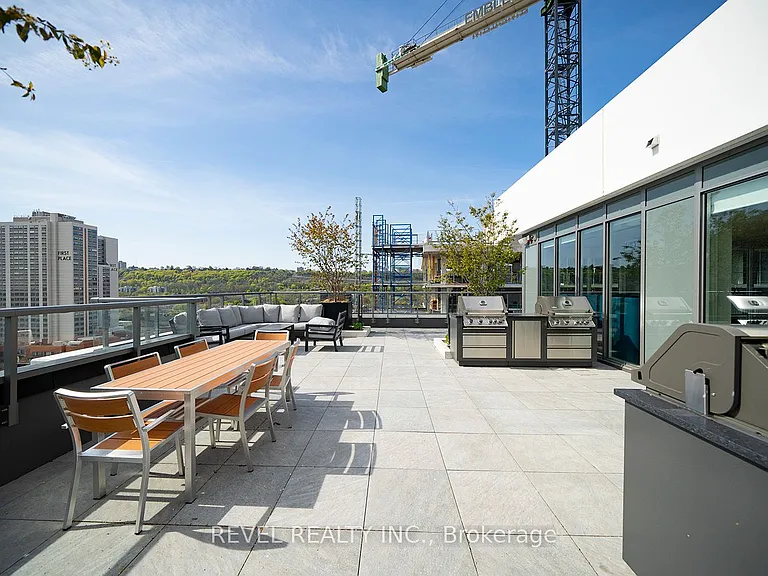 212 King William St #823 — Photo 16