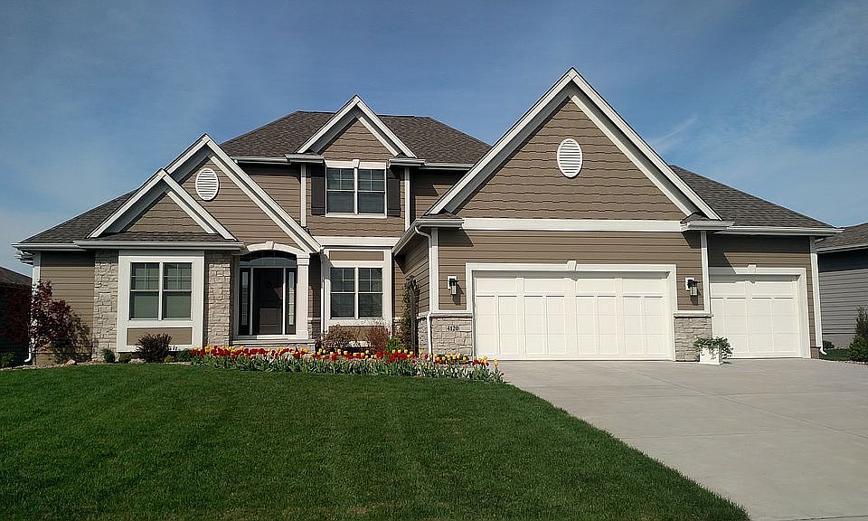 1st image of 4120 NE Bellagio Cir