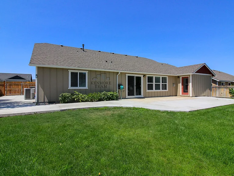 427 S Penn St — Photo 13