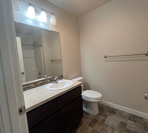 4th image of 5711 NE 60th St