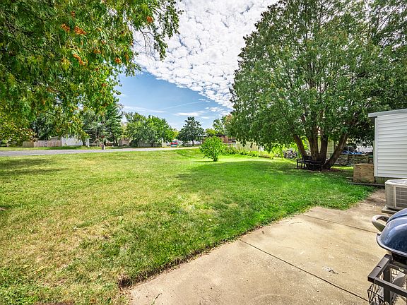 2nd image of 164 Oak Dr