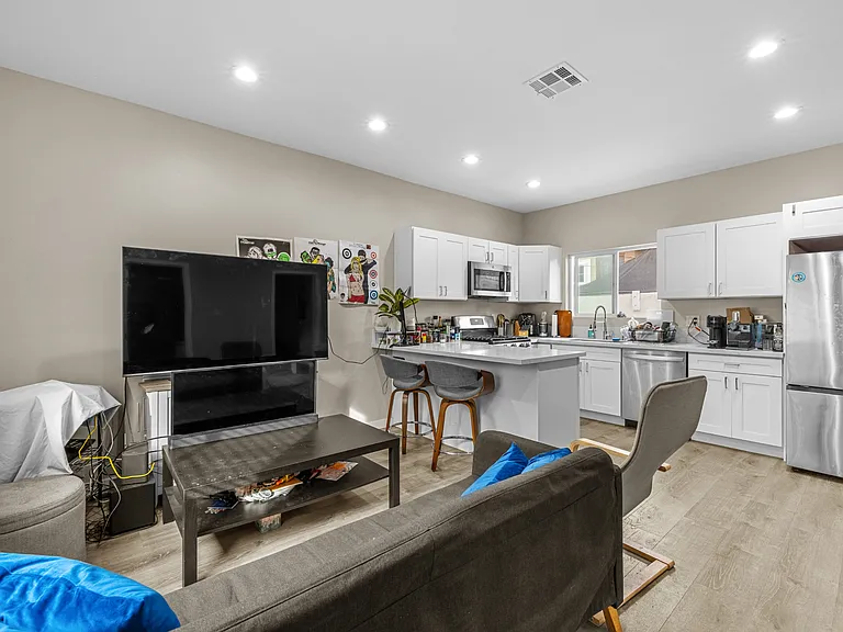 6323 Mesita Dr — Photo 4