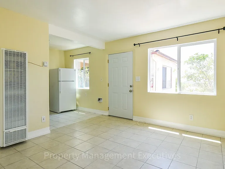 7541 High St — Photo 2