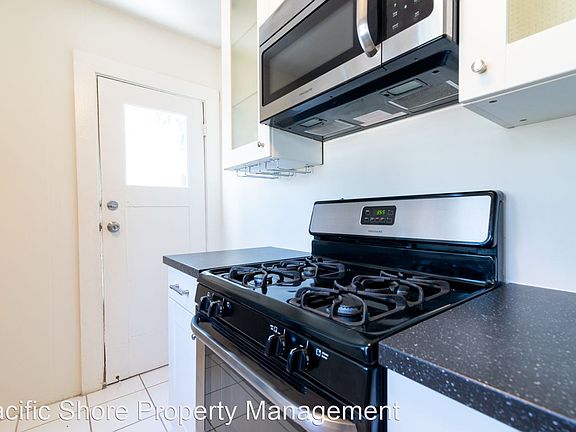 5th image of 834 Hyperion Ave #3853038