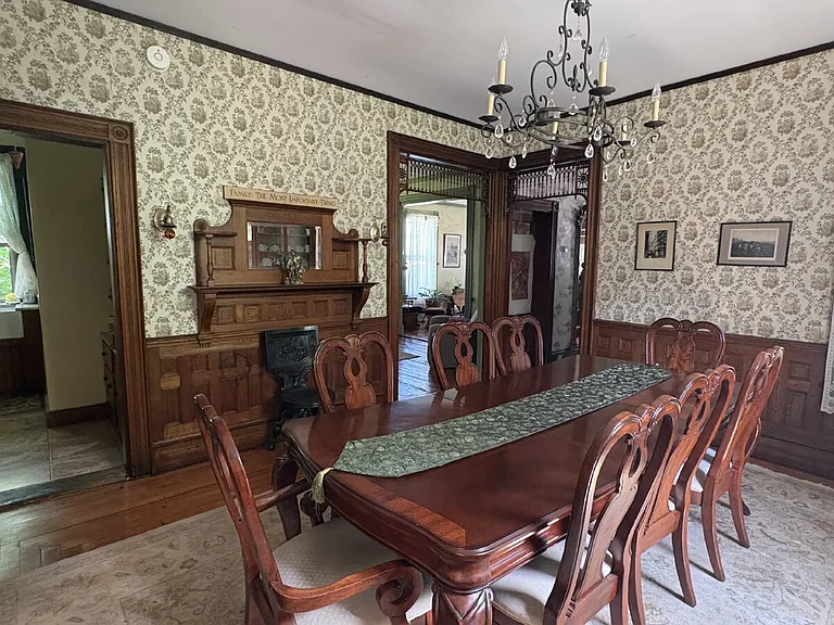 342 Main St — Photo 16