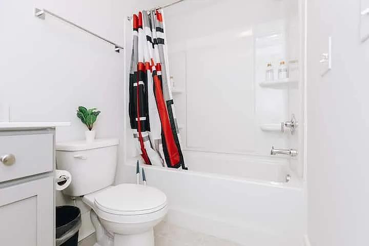 1122 N Alexander St — Photo 108