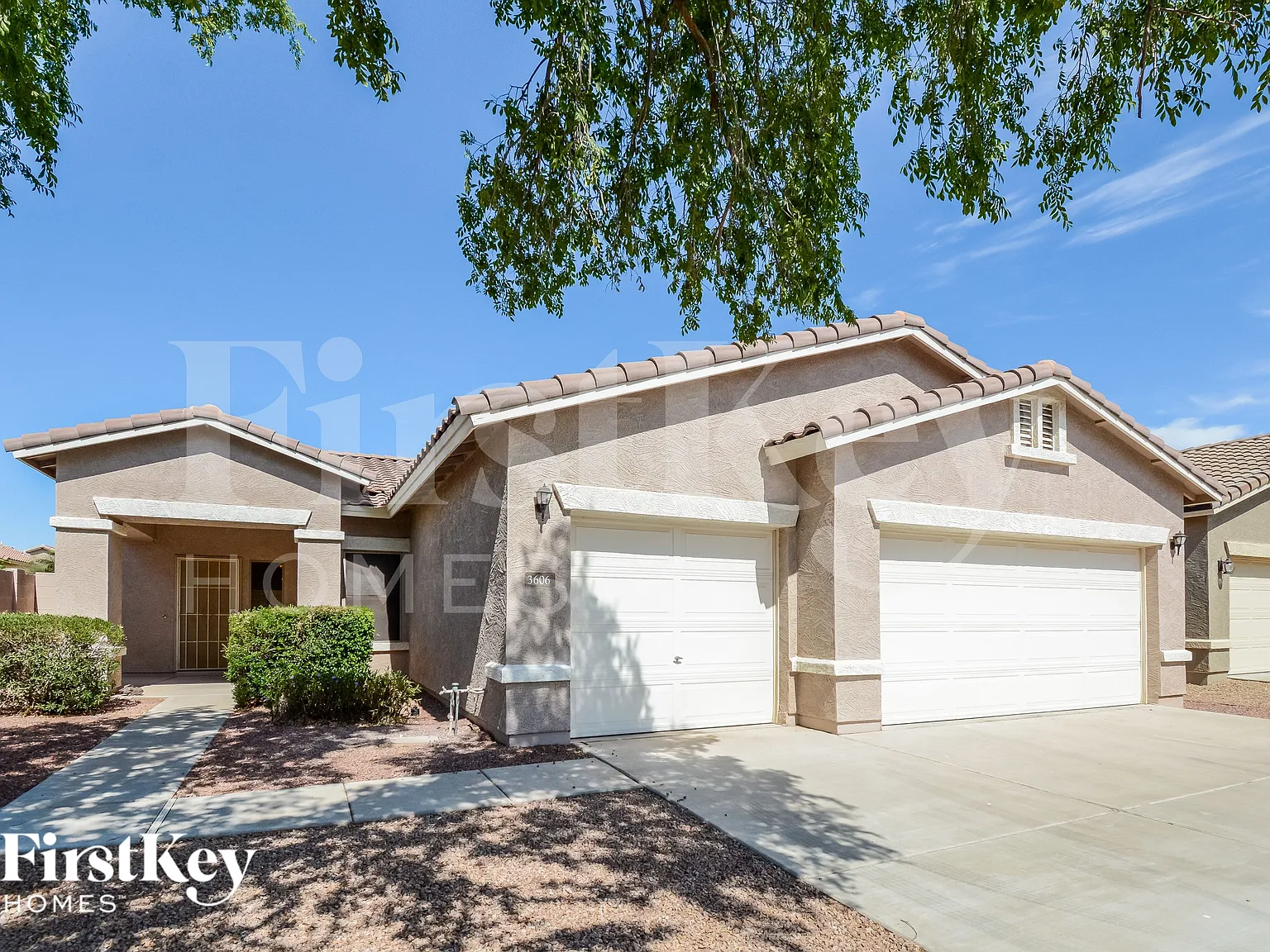 3 bed, 2.0 bath, 1844 sqft, $2,185 — Photo 3