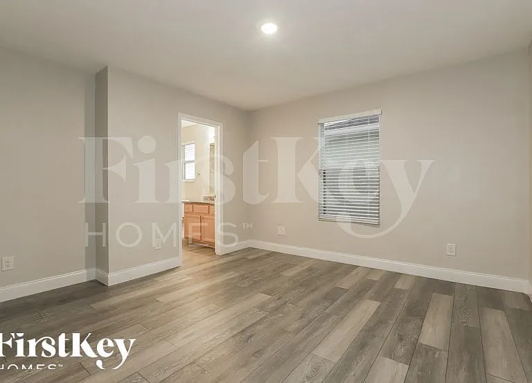 8109 Orange Spring Dr — Photo 12
