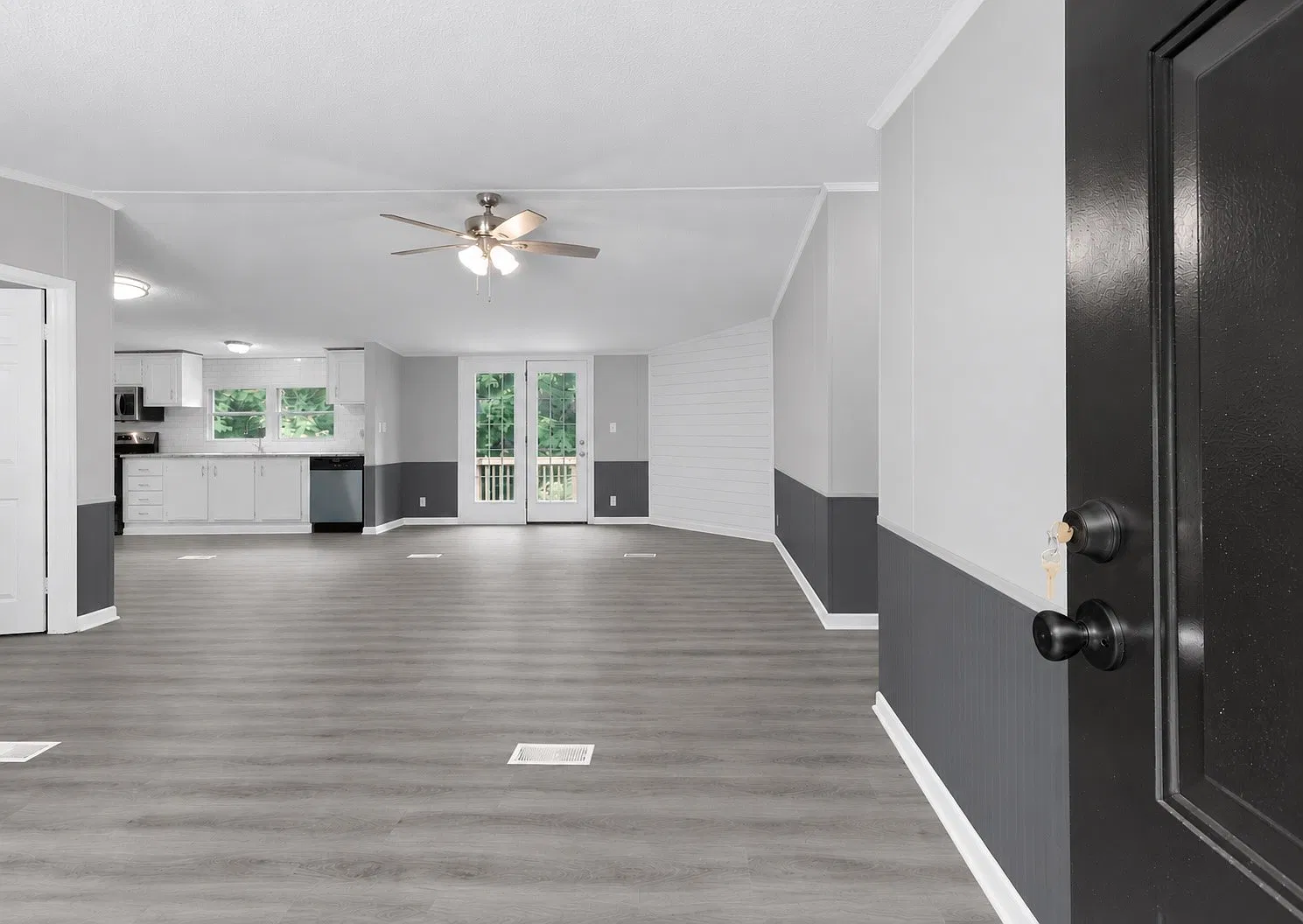 3 bed, 2.0 bath, 1431 sqft, $2,100 — Photo 4