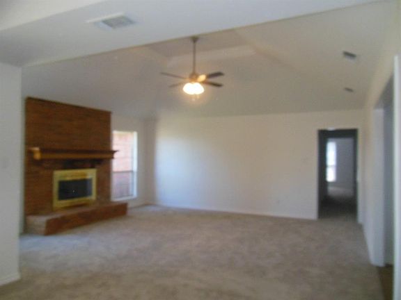 5th image of 516 Highland Oaks Dr
