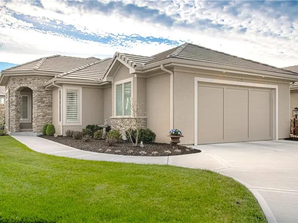14517 Birch St, Leawood, KS 66224