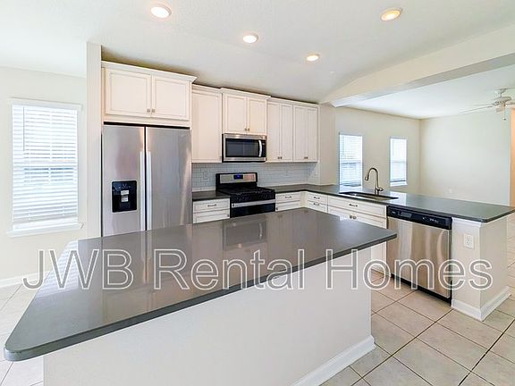 2nd image of 531 Narrowleaf Dr