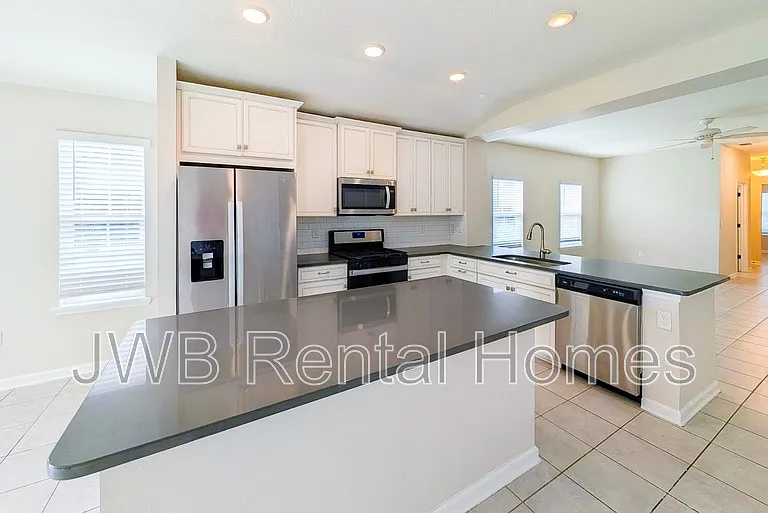 531 Narrowleaf Dr — Photo 2