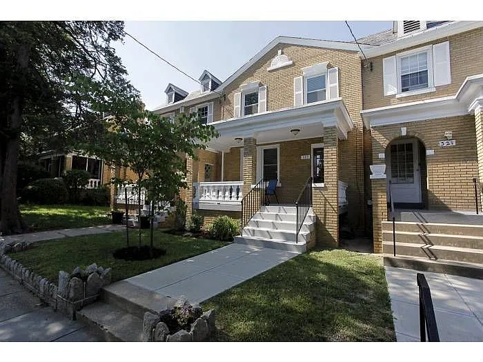 323 Peabody St NW photo 1