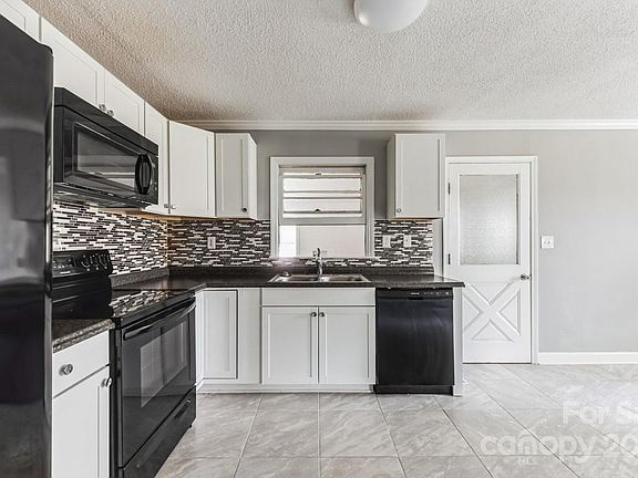 2nd image of 1733 Oak Valley Dr
