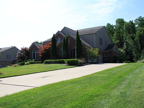 5th image of 32487 Oakwood Ct