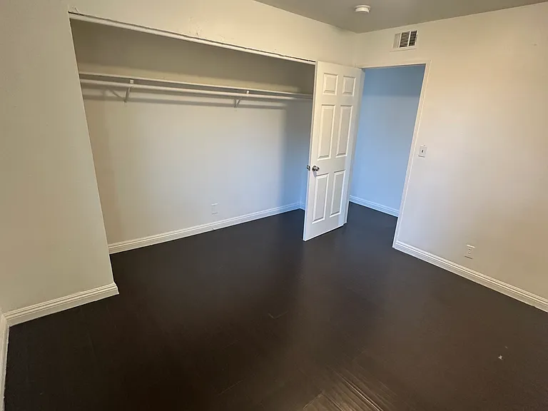 1111 Sunvue Pl #C — Photo 6