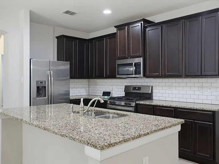 15136 Pandion Dr — Photo 2