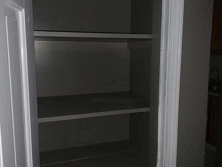 245 E Young Pl — Photo 16