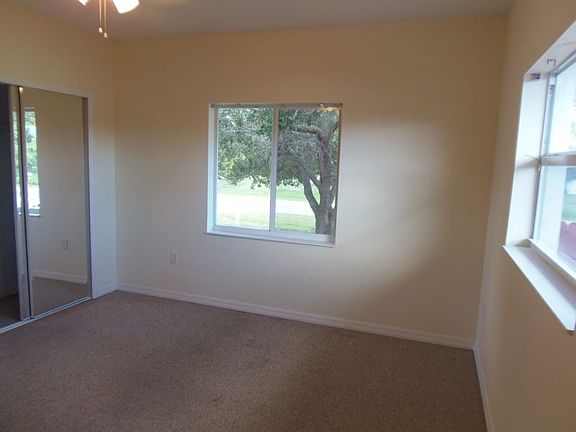 5th image of 1600 Lakeview Pl