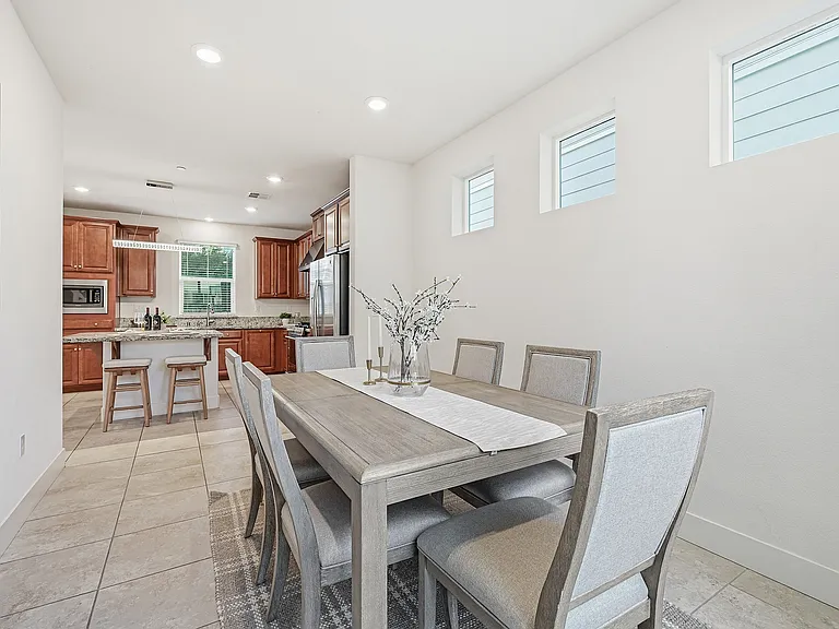 2933 Stringham Way — Photo 4