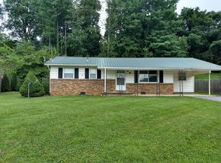 709 Rolling Hills Dr, Johnson City, TN 37604