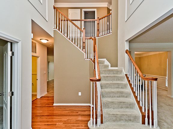 3rd image of 8414 Poplar Hill Dr