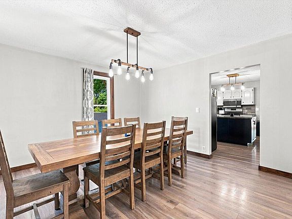 3rd image of 421 Park St