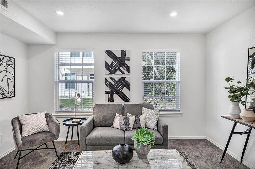 2 bed, 2.0 bath, 1008 sqft, $1,700 — Photo 4