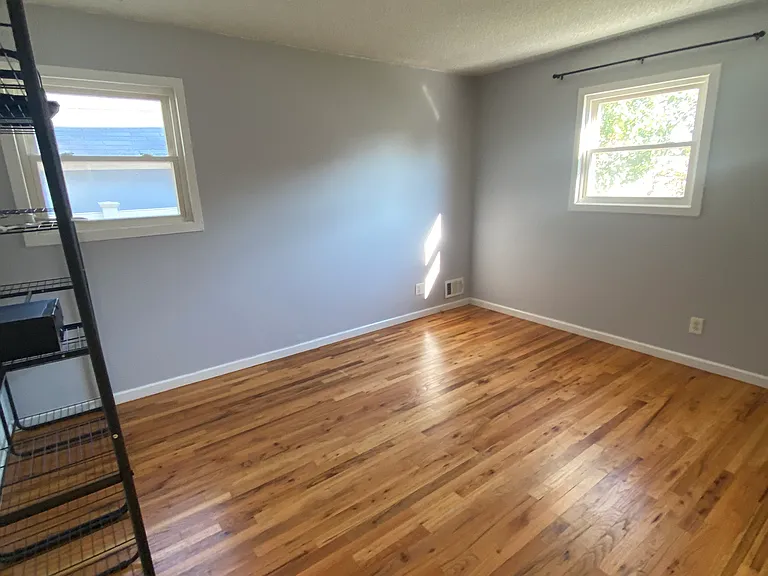 486 Ramona Ave — Photo 9