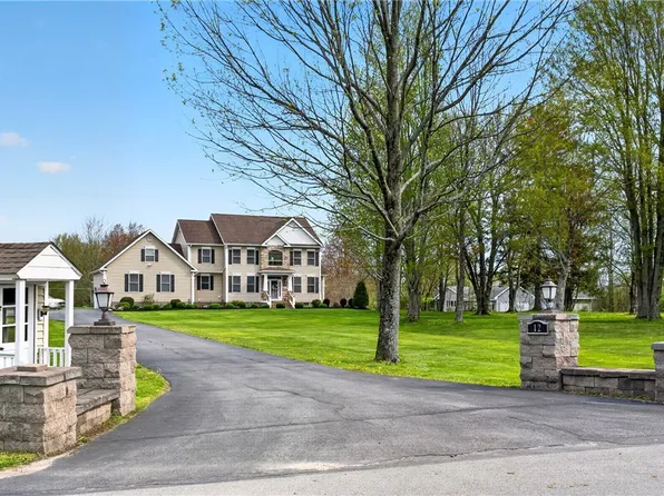 12 Wilbur Dr, Fulton, NY 13069
