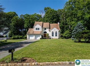 9 Jessica Ct, Lake Hopatcong, NJ 07849