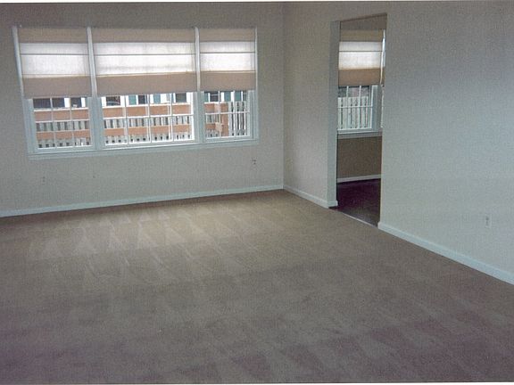 5th image of 2748 Oldewood Dr