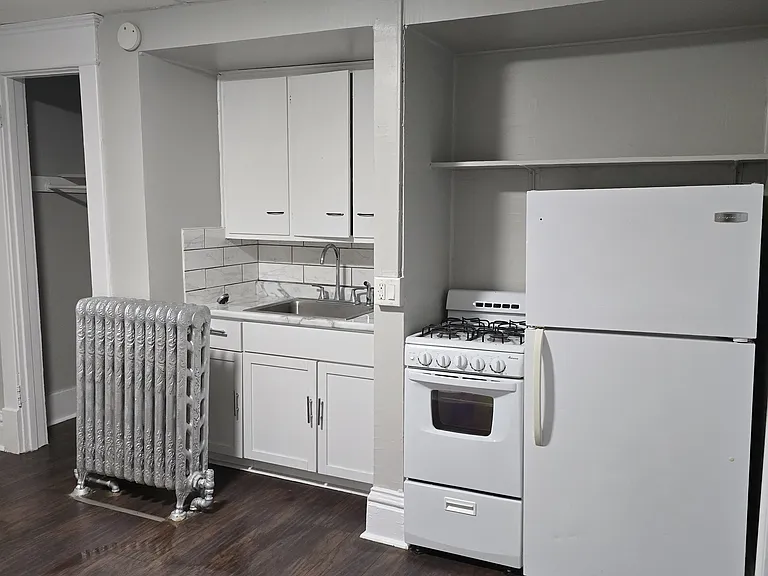 3407 5th Ave #5 — Photo 2
