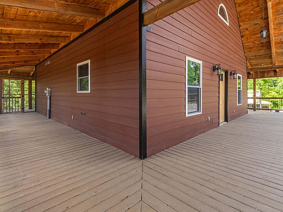 4th image of 495 Pumpkin Creek Cir