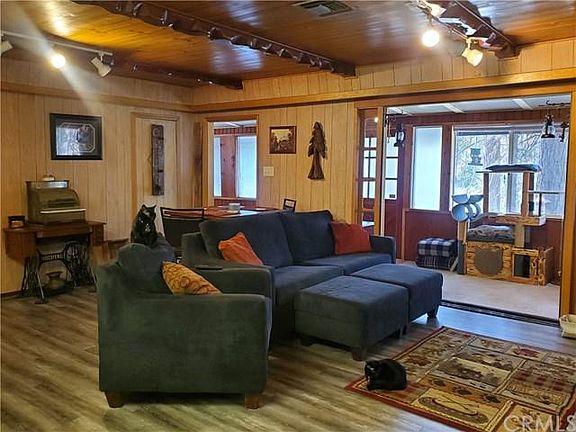 3rd image of 2504 Catalina Dr